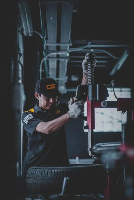 TIRE SERVICE
